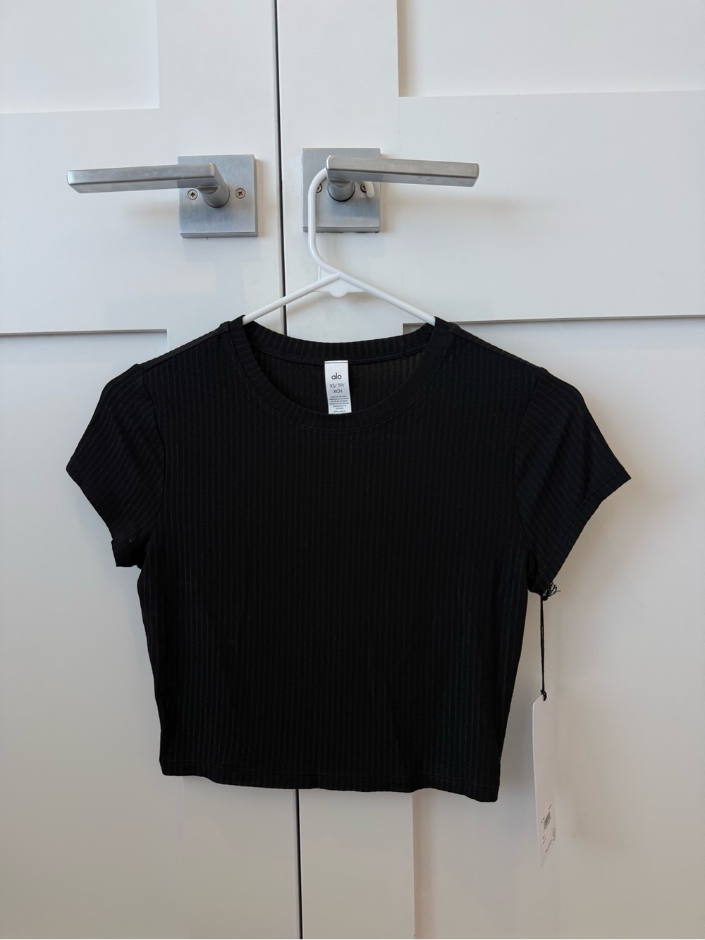 ALO Yoga Black Ribbed Short Sleeve Crop Top
